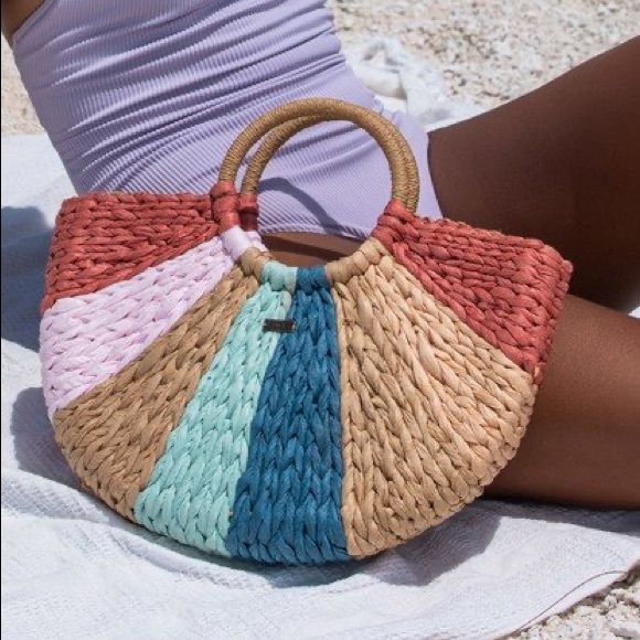 Roxy Bucket Bag PRICE FIRM - Picture 4 of 16